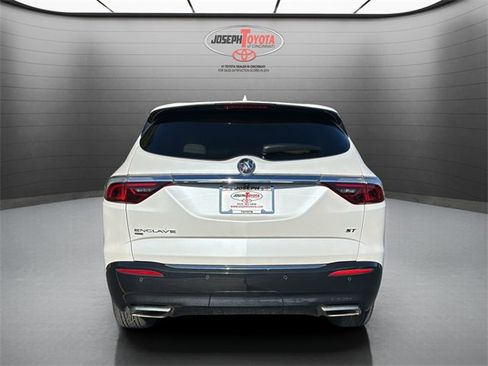 Used 2023 Buick Enclave Essence w/ Experience Buick Package image 8