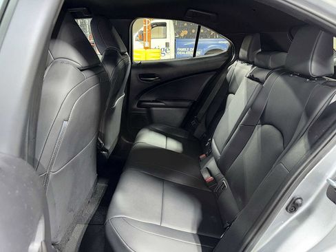 Used 2023 Lexus UX 250h AWD image 17