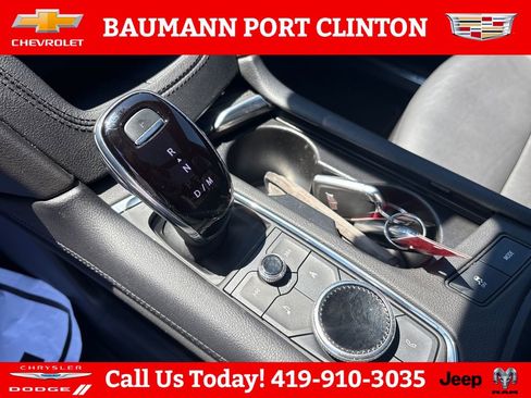 Used 2022 Cadillac XT5 Premium Luxury w/ Technology Package AWD/4WD image 24