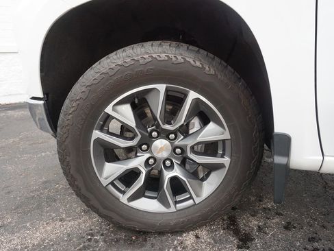 Certified 2024 Chevrolet Silverado 1500 LT image 27