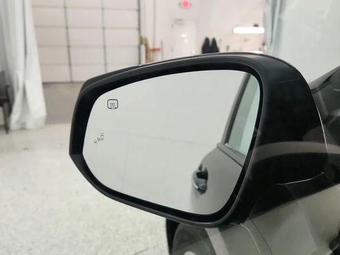 Used 2024 Toyota Sienna XLE image 24