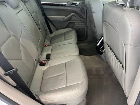 Used 2014 Porsche Cayenne Platinum Edition AWD/4WD image 38