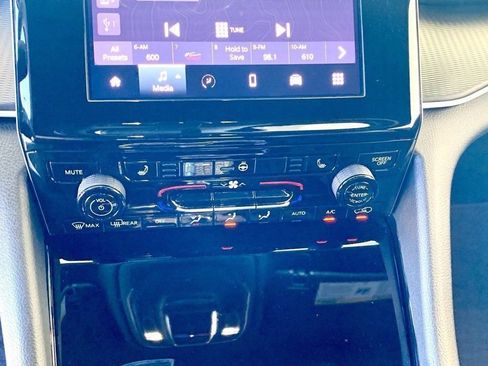 Used 2023 Jeep Grand Cherokee Altitude image 37