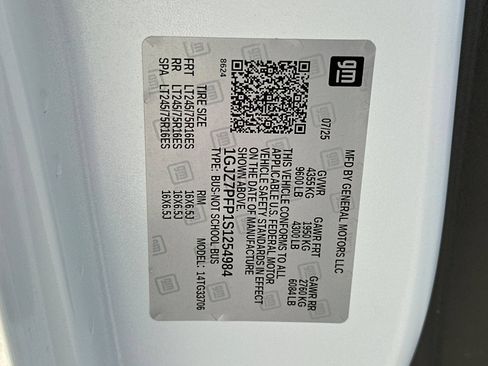Certified 2025 GMC Savana 3500 LT w/ LT Preferred Equipment Group RWD image 37
