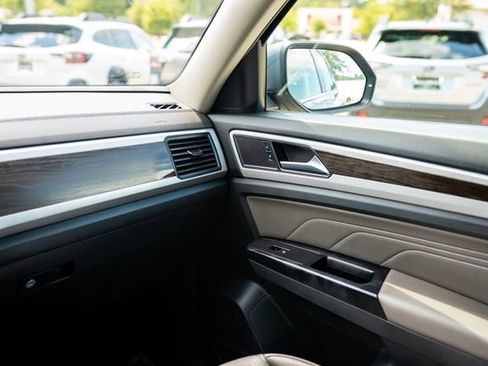 Used 2021 Volkswagen Atlas SE w/ Towing Package image 23