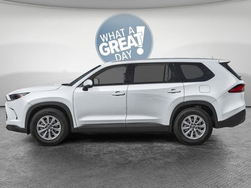 New 2026 Toyota Grand Highlander AWD image 3