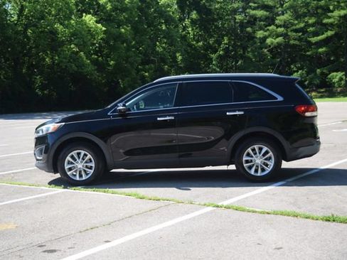Used 2017 Kia Sorento FWD image 21