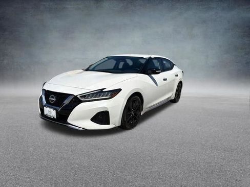 Used 2023 Nissan Maxima SV w/ Floor Mat Group FWD image 14