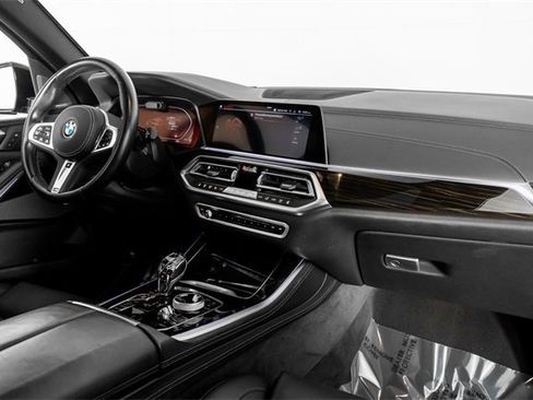 Used 2019 BMW X5 xDrive50i w/ M Sport Package image 48