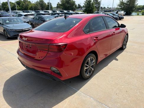 Used 2024 Kia Forte LXS w/ LXS Technology Package FWD image 5