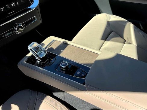 New 2026 Volvo XC90 B6 Plus w/ Protection Package Premier image 10