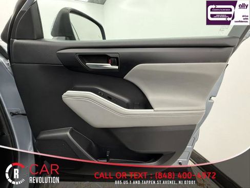 Used 2021 Toyota Highlander XLE image 62