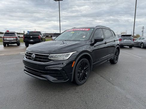 Used 2022 Volkswagen Tiguan SE R-Line image 3
