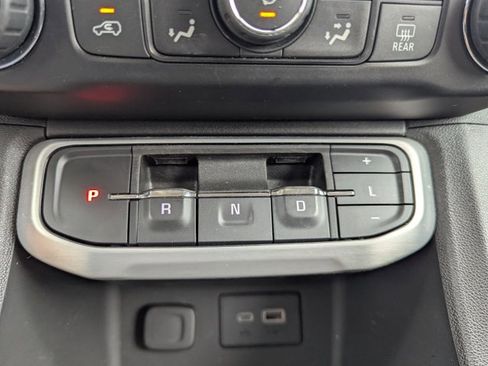 Used 2021 GMC Acadia SLE image 8