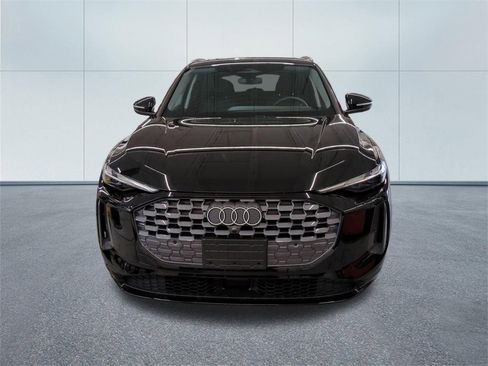 Used 2025 Audi Q5 Premium w/ Convenience Package image 8