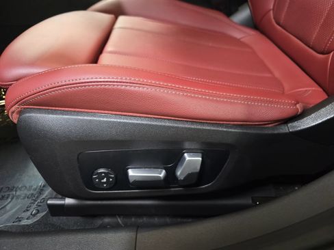 Used 2023 BMW 330i Sedan w/ Convenience Package RWD image 28