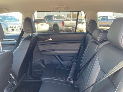 Used 2022 Volkswagen Atlas SE image 16