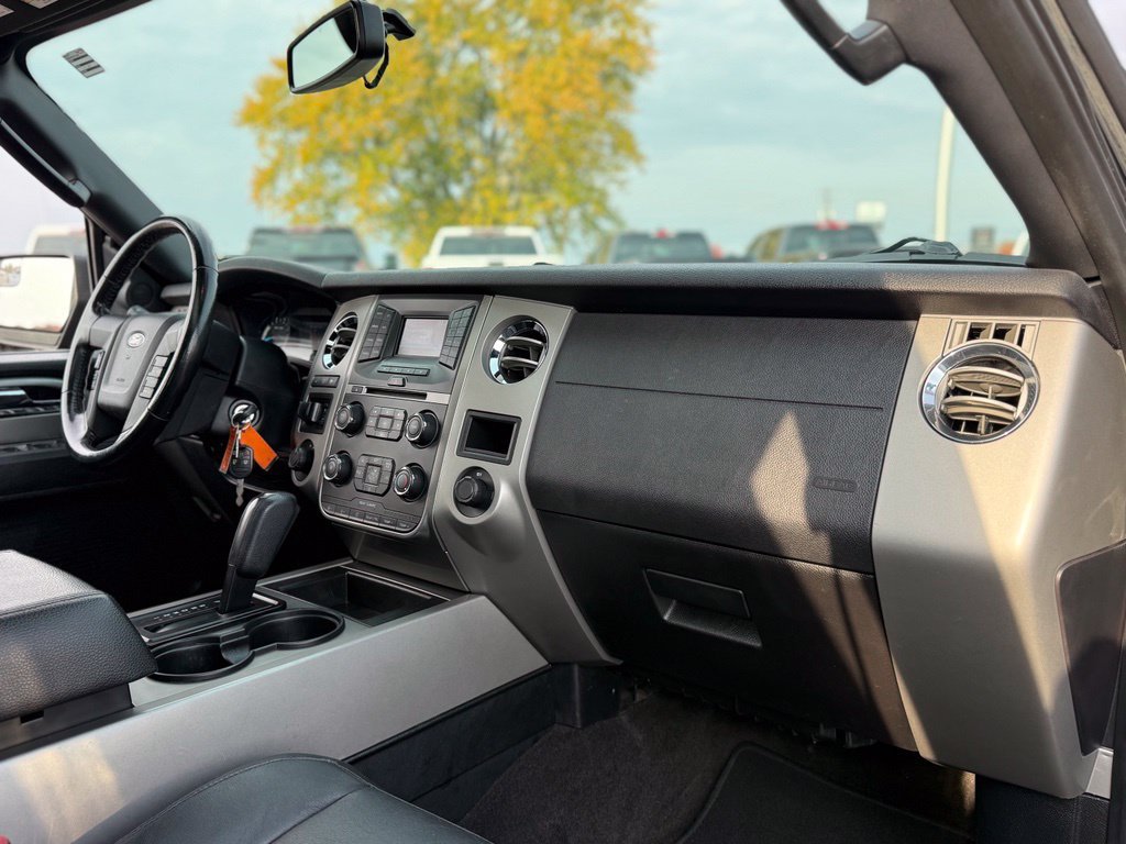 Used 2015 Ford Expedition XLT w/ Equipment Group 201A AWD/4WD image 15