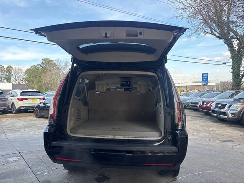 Used 2017 Cadillac Escalade ESV Premium Luxury image 18