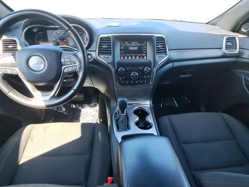 Used 2021 Jeep Grand Cherokee Laredo RWD image 9
