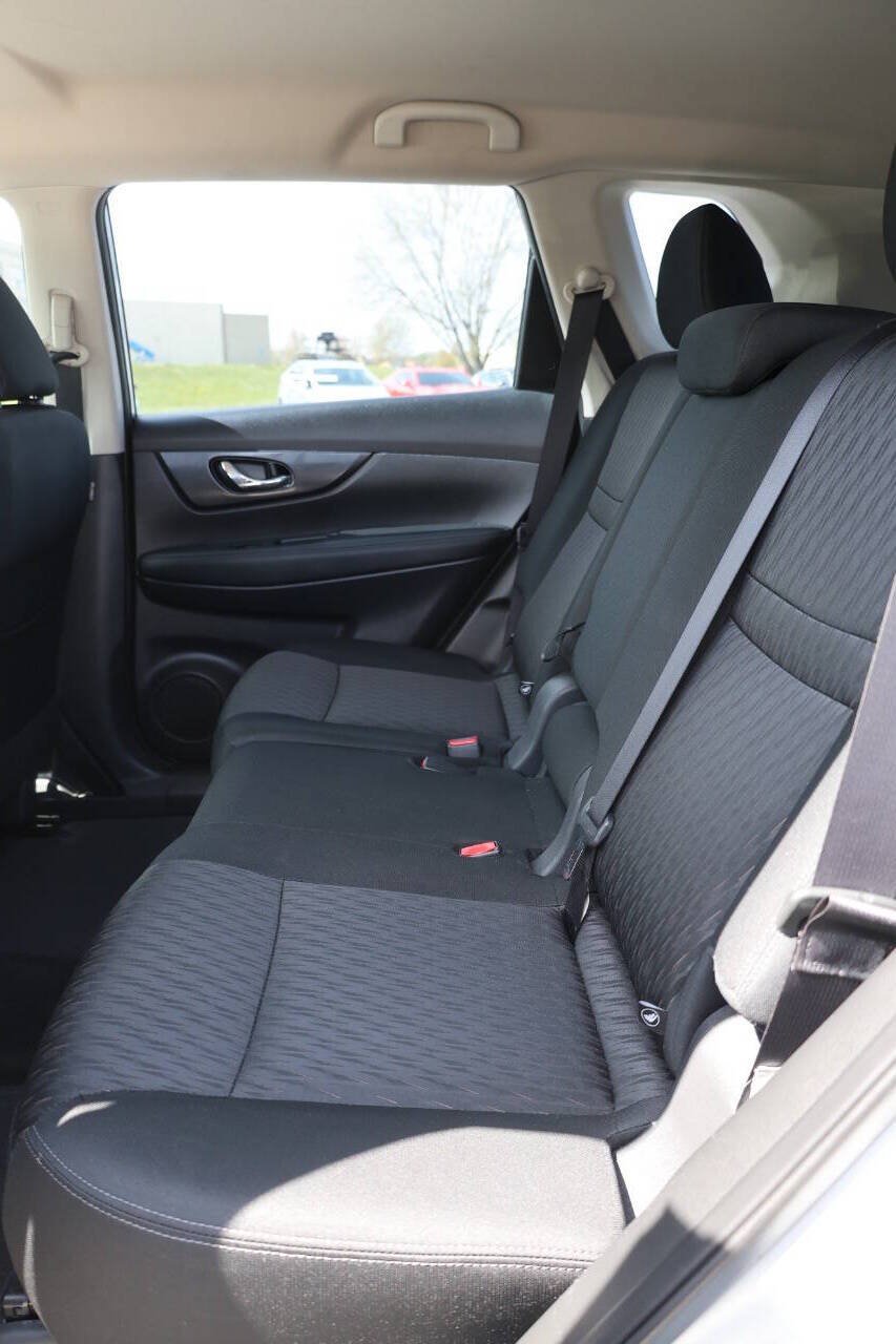 Used 2018 Nissan Rogue S AWD/4WD image 17