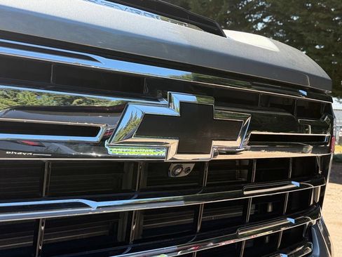 Used 2025 Chevrolet Silverado 3500 LTZ w/ LTZ Premium Package AWD/4WD image 34