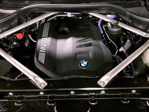 Used 2025 BMW X6 xDrive40i w/ Climate Comfort Package image 30