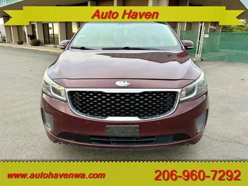 Used 2018 Kia Sedona LX w/ LX Essentials Premium Package FWD image 3