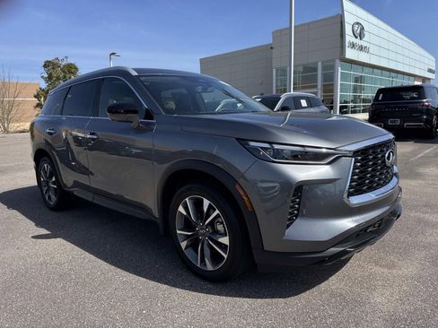 Certified 2025 INFINITI QX60 Luxe image 4