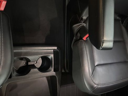 Used 2022 Ford Explorer XLT w/ Equipment Group 202A image 37