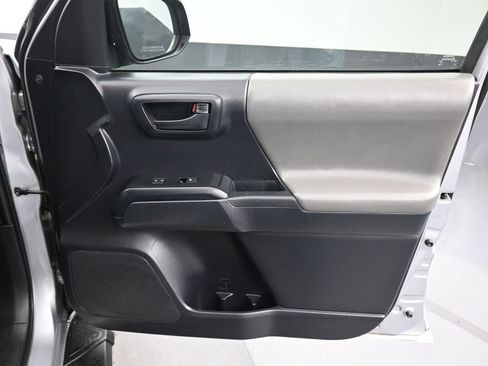 Used 2020 Toyota Tacoma SR w/ SR Convenience Package RWD image 44