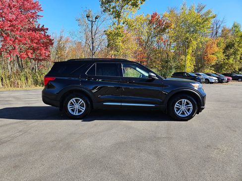 Certified 2022 Ford Explorer XLT w/ Equipment Group 202A image 2