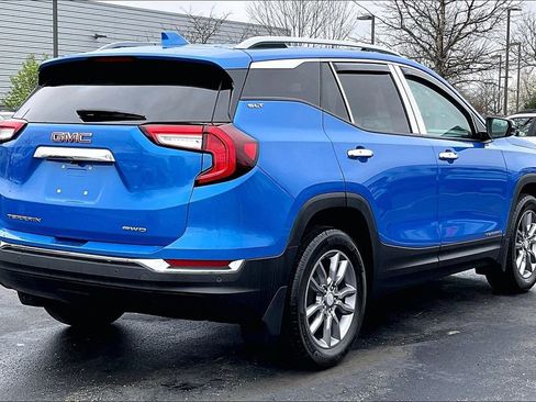 Used 2024 GMC Terrain SLT w/ Infotainment Package II AWD/4WD image 16