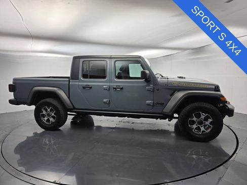 Used 2025 Jeep Gladiator Sport AWD/4WD image 3