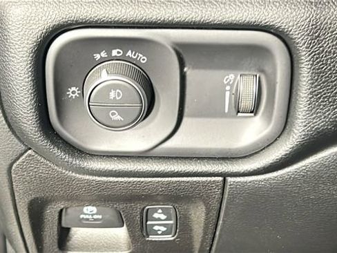 Used 2022 RAM 1500 Big Horn AWD/4WD image 20