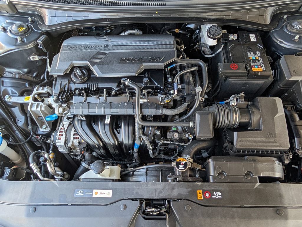Used 2025 Hyundai Elantra SEL FWD image 31