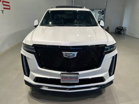 Used 2024 Cadillac Escalade V w/ LPO, ONYX Package AWD/4WD image 9