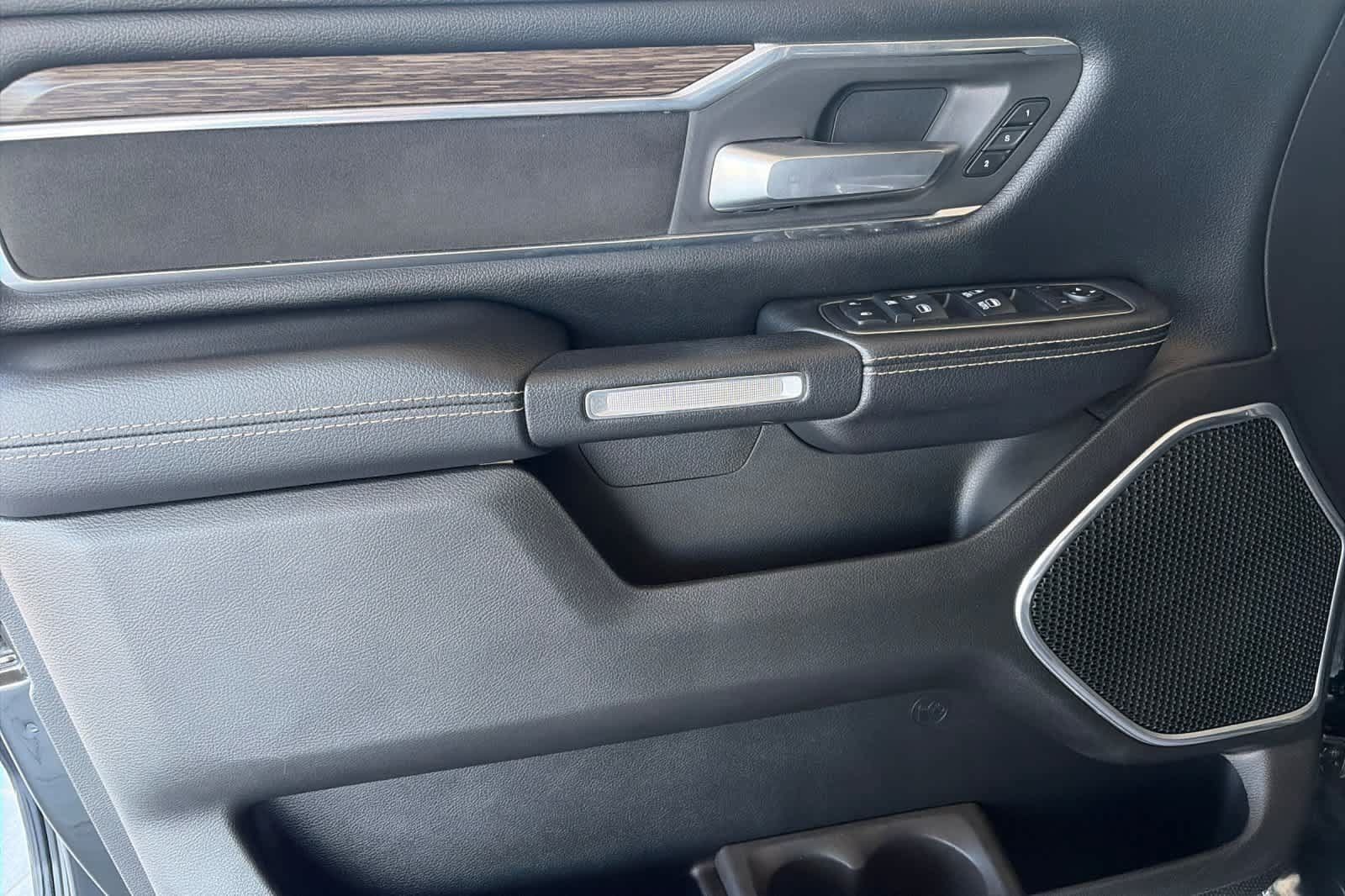 Used 2019 RAM 1500 Laramie AWD/4WD image 12