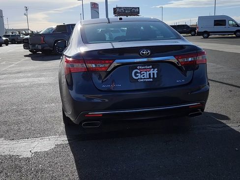 Used 2016 Toyota Avalon Limited image 3