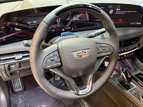 New 2026 Cadillac CT5 V image 4