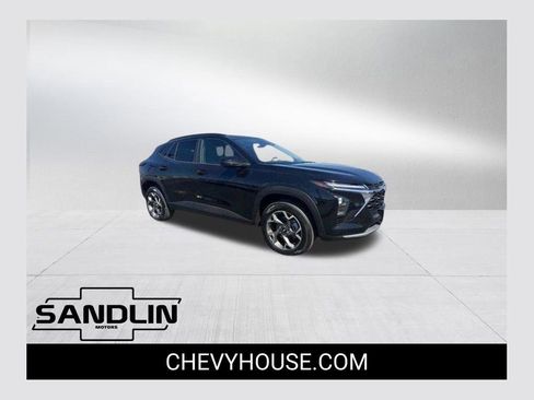 New 2026 Chevrolet Trax LT w/ Driver Confidence Package FWD image 1