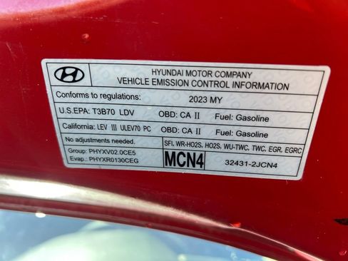 Used 2023 Hyundai Elantra Limited w/ Preferred Accessory Package FWD image 39