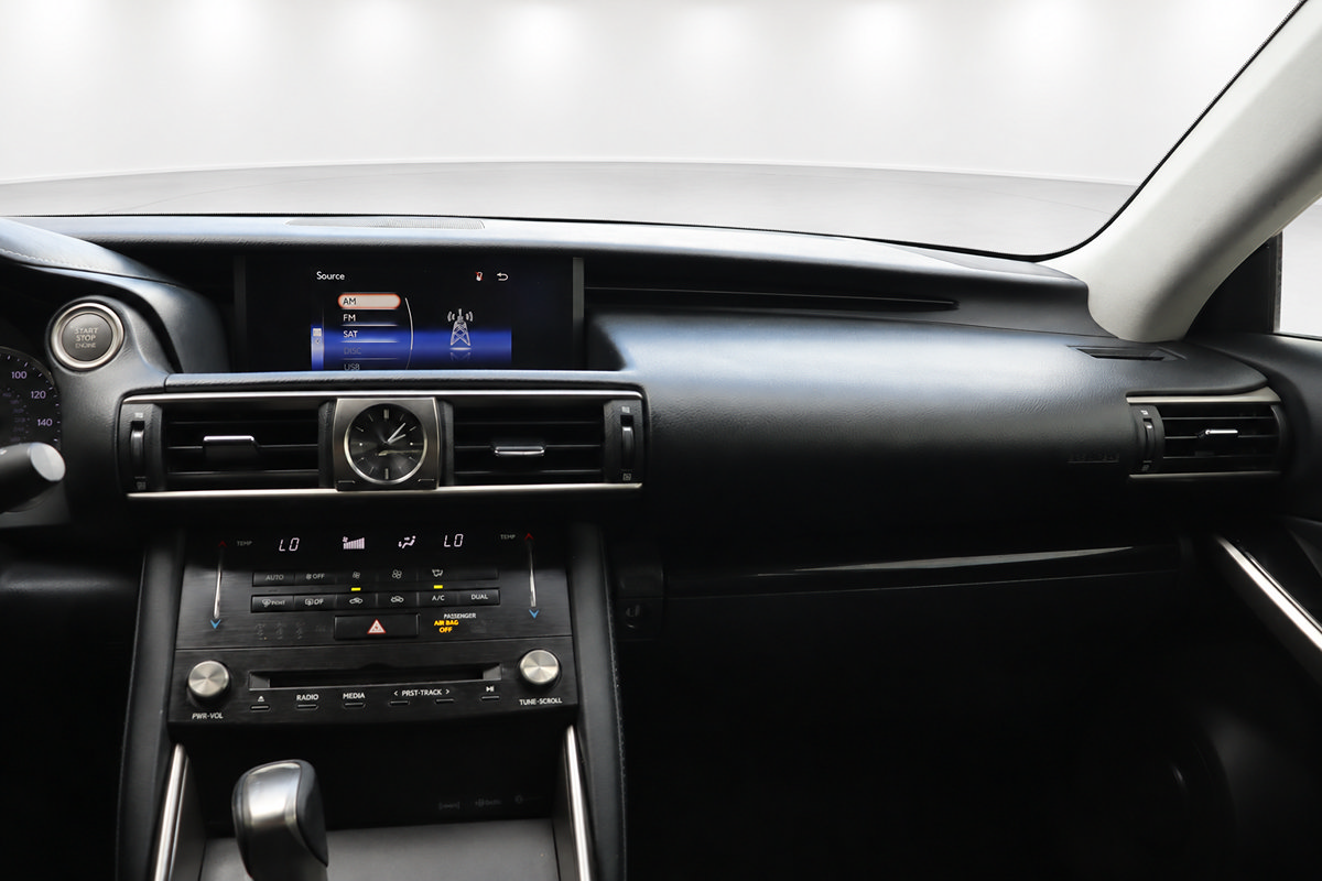 Used 2017 Lexus IS 200t RWD image 31