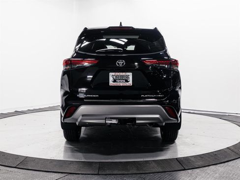 Certified 2022 Toyota Highlander Platinum image 11