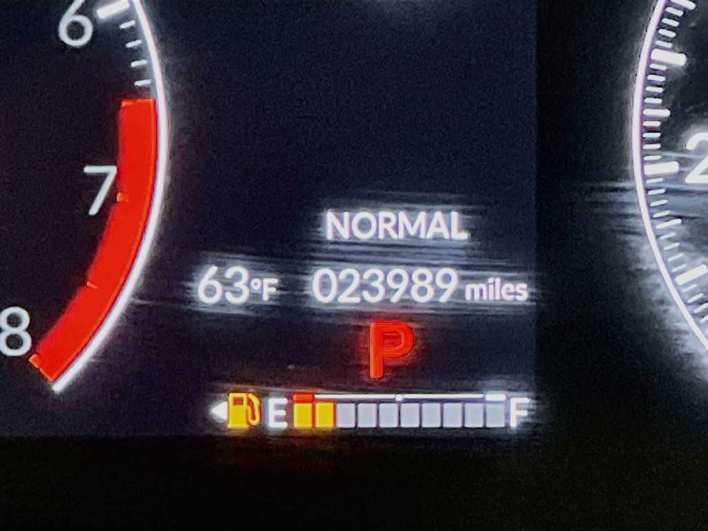 Used 2025 Honda Pilot Touring image 12