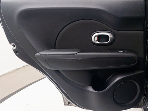 Used 2019 Kia Soul + image 27