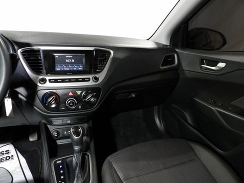 Used 2021 Hyundai Accent SE FWD image 12