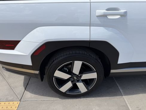 Used 2024 Hyundai Santa Fe Limited FWD image 15