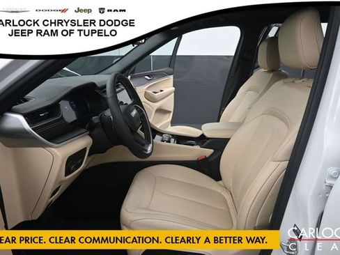 Used 2023 Jeep Grand Cherokee Limited AWD/4WD image 12