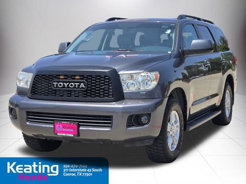 Used 2016 Toyota Sequoia SR5 w/ Premium Package RWD image 4